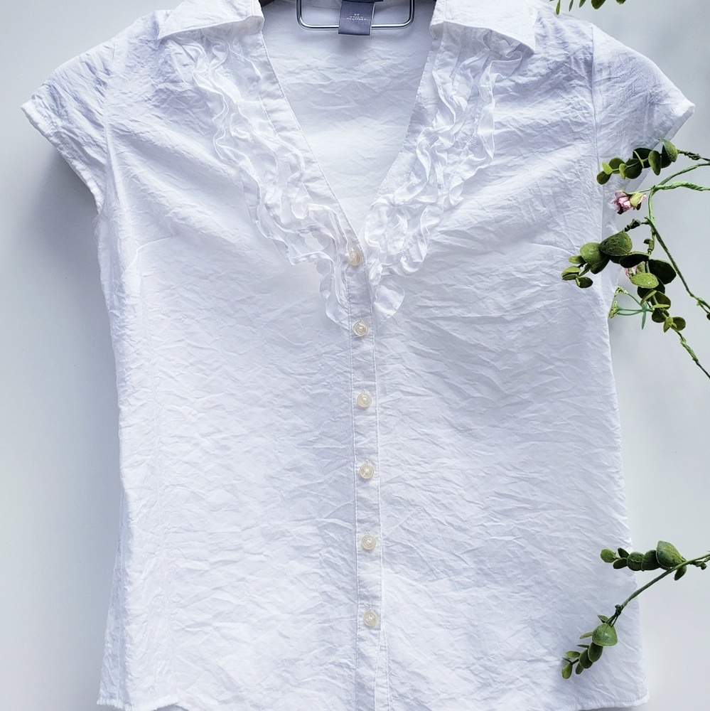🌻Ann Taylor🌻Ruffled 🌷Button Down Blouse - 2P